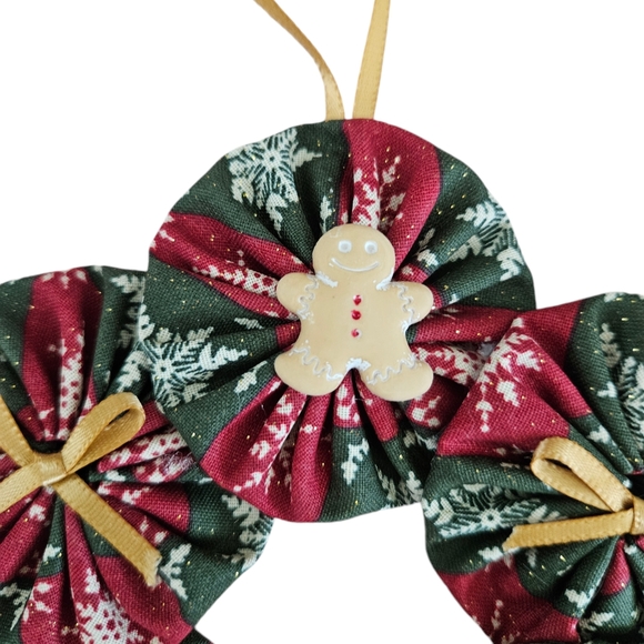 Christmas Ornament Wreaths Set of 3.  Fabric Yo Yo Wreaths Hand Sewn - Picture 11 of 14